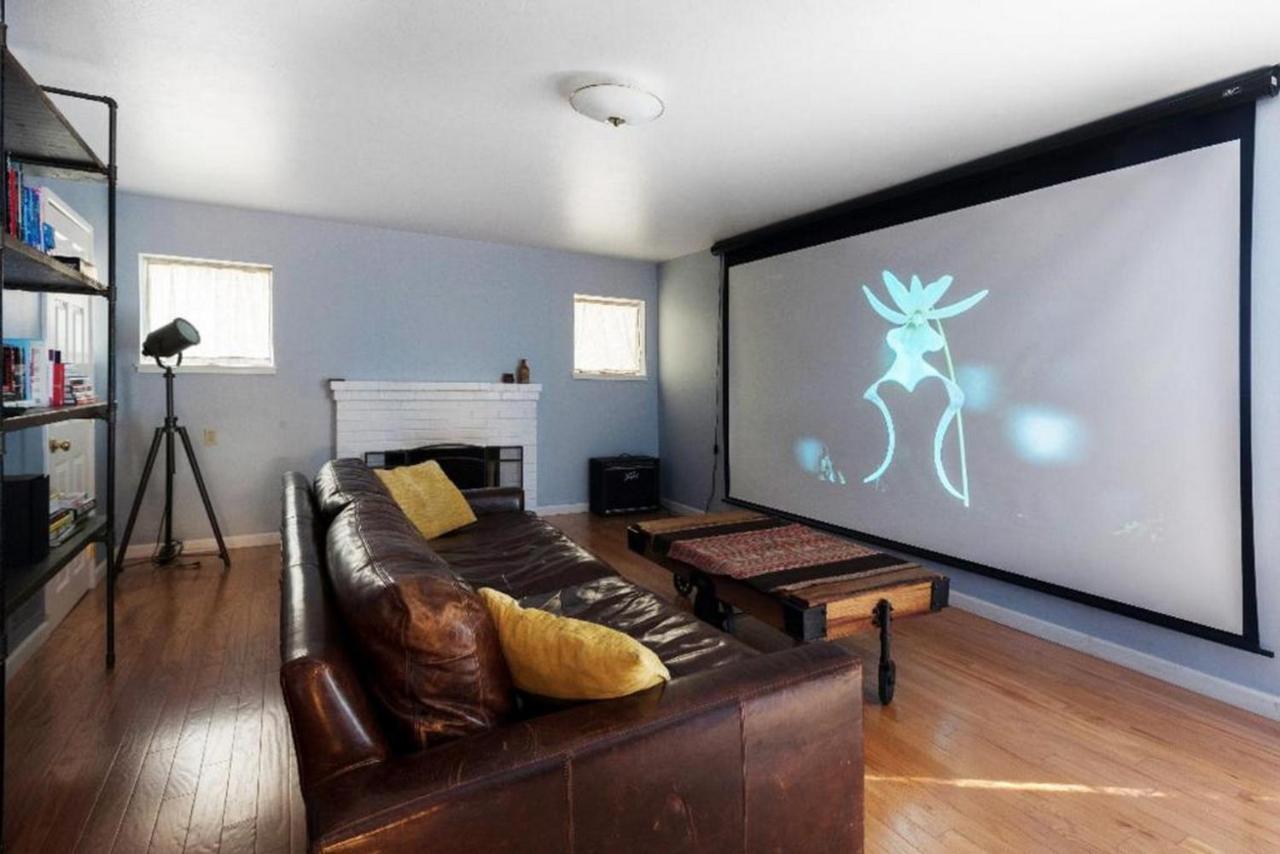 Large 1 Bedroom Apartment, Home Theater, Fireplace Бъркли Екстериор снимка